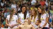 Po pořádném výkonu pořádná masáž. Novak Djokovič odpočívá v duelu s Gustavo Kuertenem na tenisové exhibici v rio de Janeiro