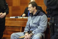Uprchlému vězni Novákovi zvýšili trest: U soudu se smál