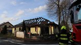 Ohnivé peklo u Prahy: Rodinný dům shořel na prach, našli v něm ohořelé tělo