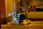 V nočních hodinách dne 16. února havaroval agresivní řidič v ulici Apolinářská v Praze 2.