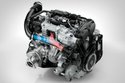 Oba typy motorů sdílejí maximum společných rysů i dílů: vrtání, zdvih, kliku i ojnice. Diesel D4 přeplňuje dvojice turbodmychadel, benzinový T6 kombinuje turbo s kompresorem.