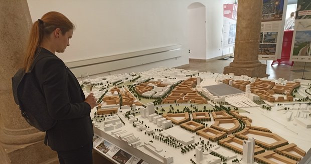 Brňané i návštěvníci města si mohou od pátku  prohlédnout kompletní model a vizualizace, jak by mělo vypadat nové brněnské hlavní nádraží.