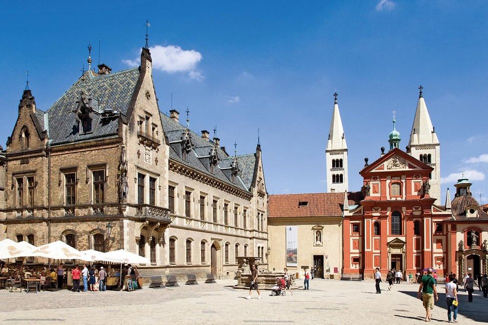 Na Pražském hradě bude pohřbeno pět domnělých Přemyslovců.
