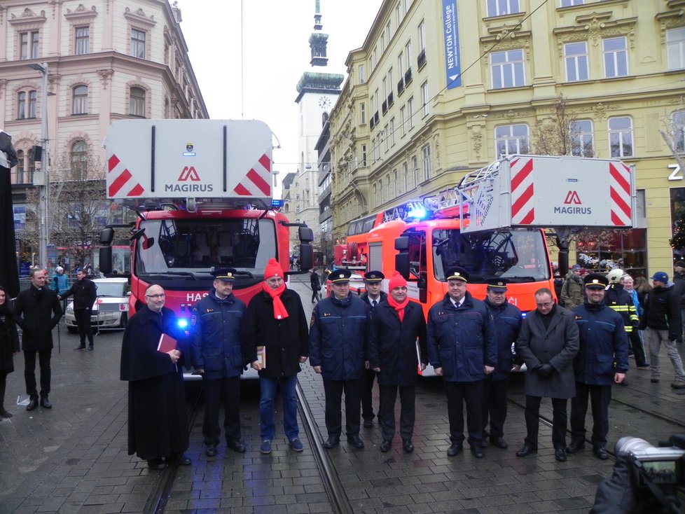 Na náměstí Svobody se konala velká sláva, křest 19 nových tramvají typu 13T ze Škody Transportation.