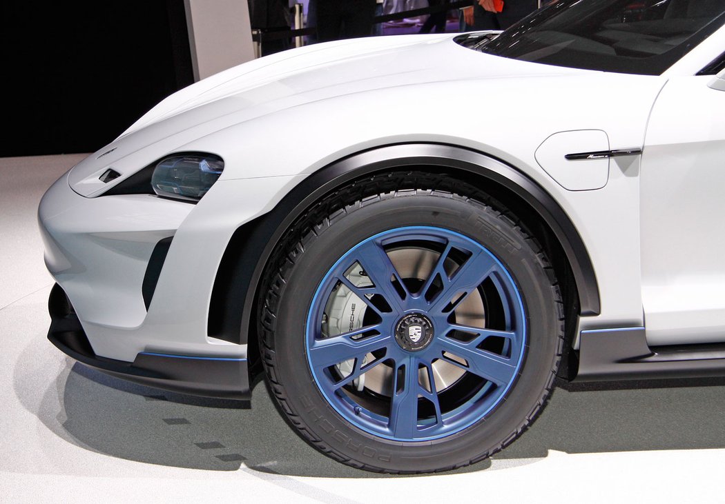 Porsche Mission E Cross Turismo