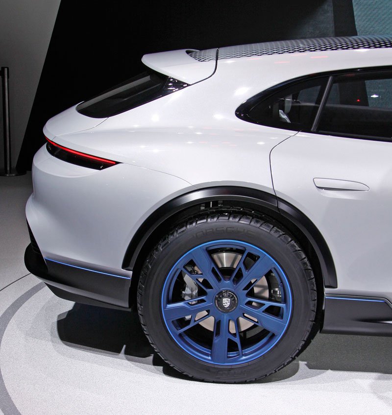 Porsche Mission E Cross Turismo