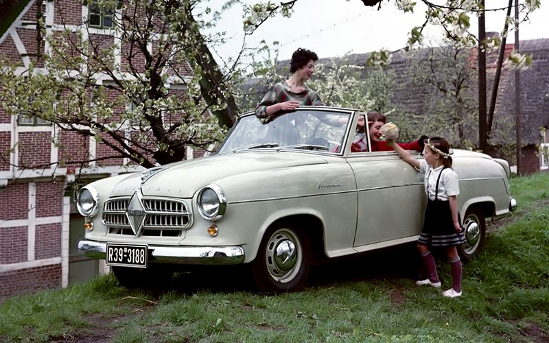 Kabriolet Borgward Isabella se objevil v roce 1955. Dokončoval se v kolínské karosárně Karl Deutsch.