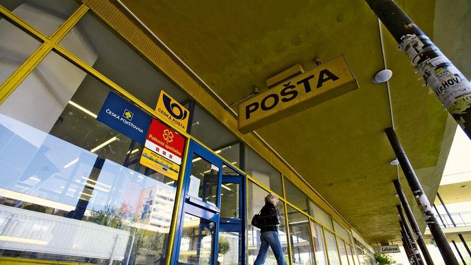 Noví partneři. Z více než tří tisíc poboček České pošty jich 129 provozují franšízoví partneři podniku. Pošta nabízí do nájmu i další poštovny.