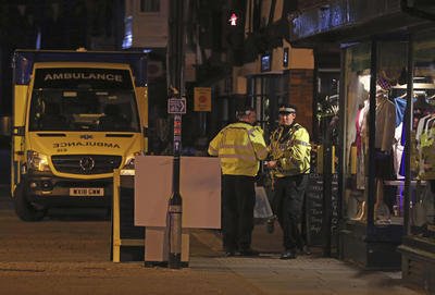 Policie v Salisbury zavřela restauraci pro podezření na otravu novičokem.