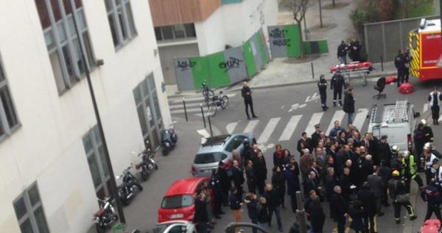 Zabili ochranku a redakci vystříleli při poradě! Pařížský teror minutu po minutě