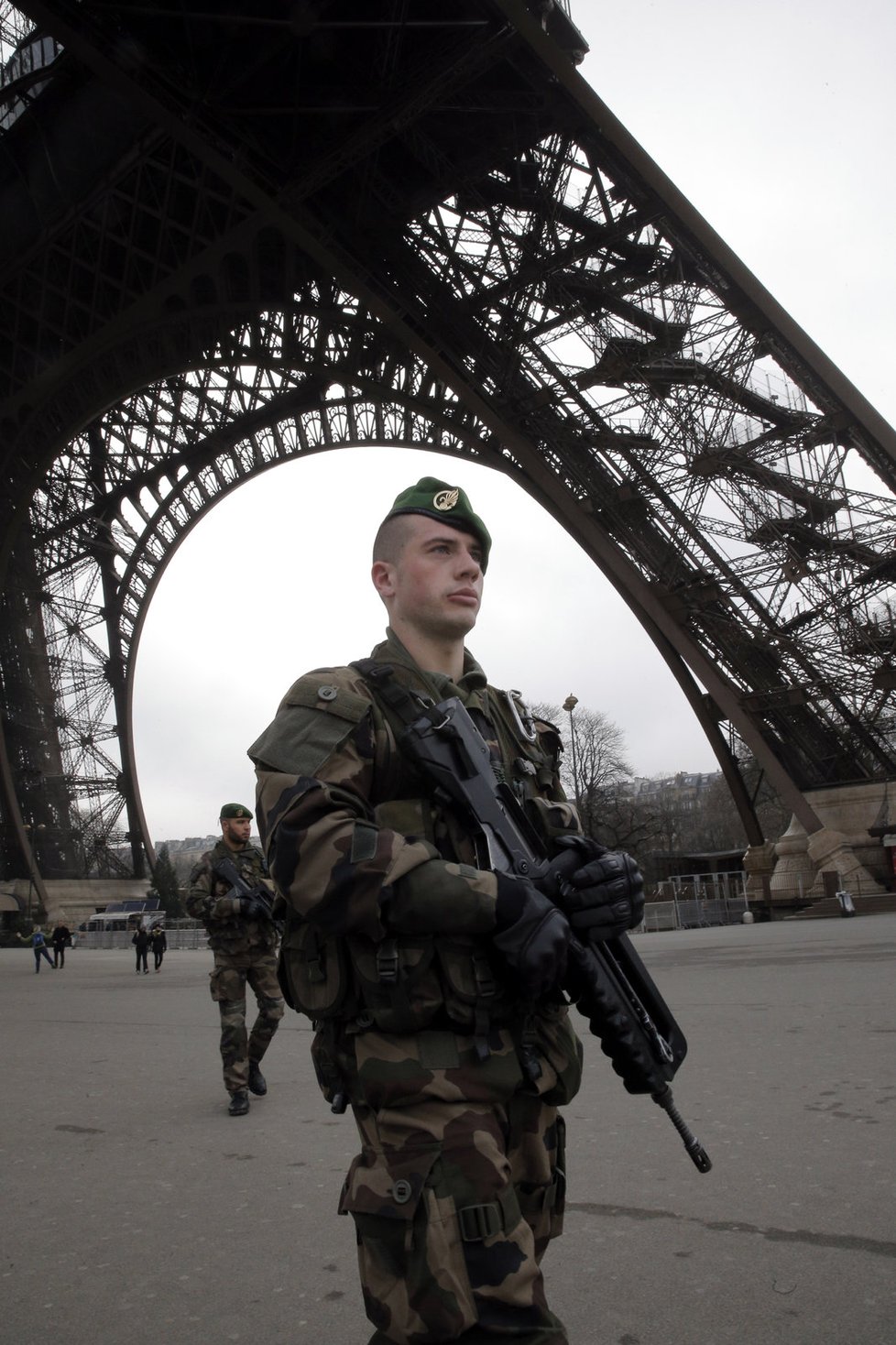 Teroristé vystříleli francouzský satirický plátek