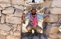 Adam Schneider, spoluautor "krápníkové studie", na vykopávkách v Jordánsku
