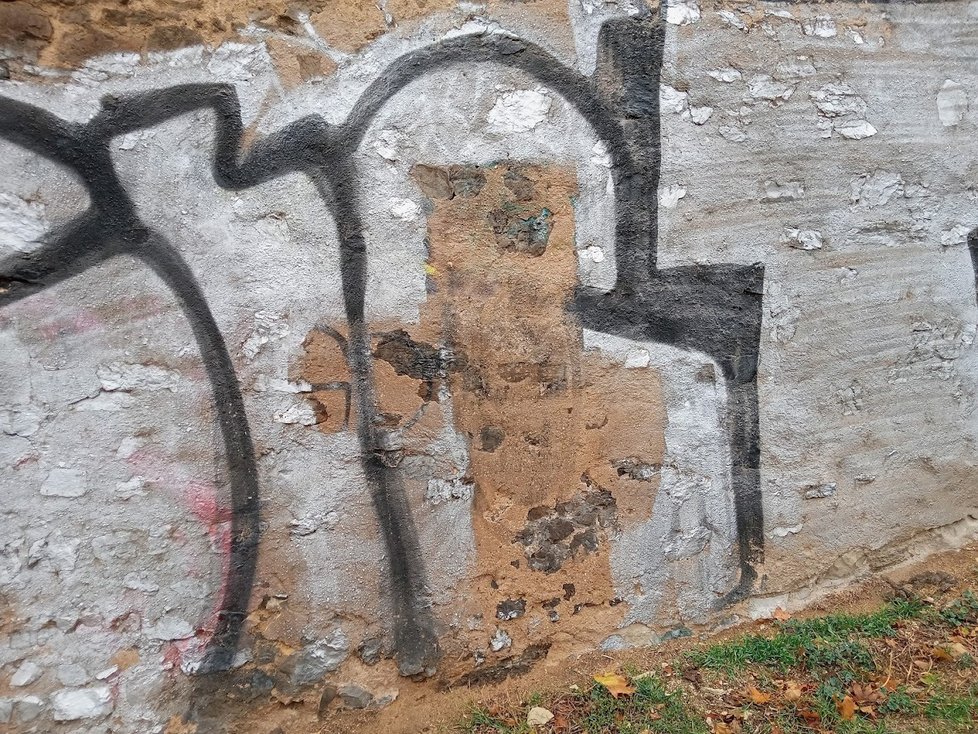 Novoměstké hradby se zbavily ošklivých graffiti. Bohužel jen na chvíli