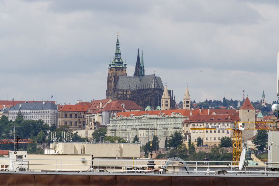 Pražský hrad jak na dlani - takový pohled skýtá lusthaus v Novomlýnské vodárenské věži.