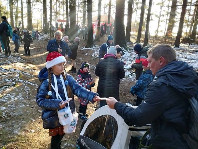 Symbolické startovné, které obvykle začíná na 30 korunách, slouží jako dobrovolný příspěvek do sbírky. Symbolické startovné, které obvykle začíná na 30 korunách, slouží jako dobrovolný příspěvek do sbírky.