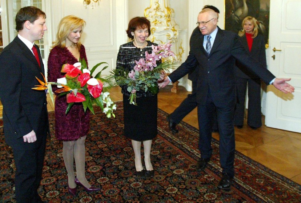 3. ledna 2005 hostil v Lánech u novoročního oběda tehdejší prezident Václav Klaus s manželkou Lívií premiéra Stanislava Grosse a jeho manželku Šárku.