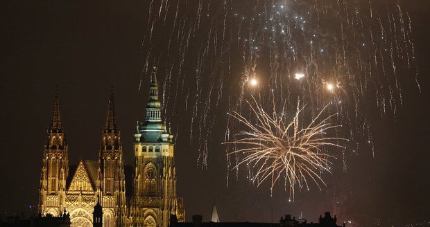 Praha vítá nový rok: Ohňostroj můžete sledovat živě na Blesk.cz