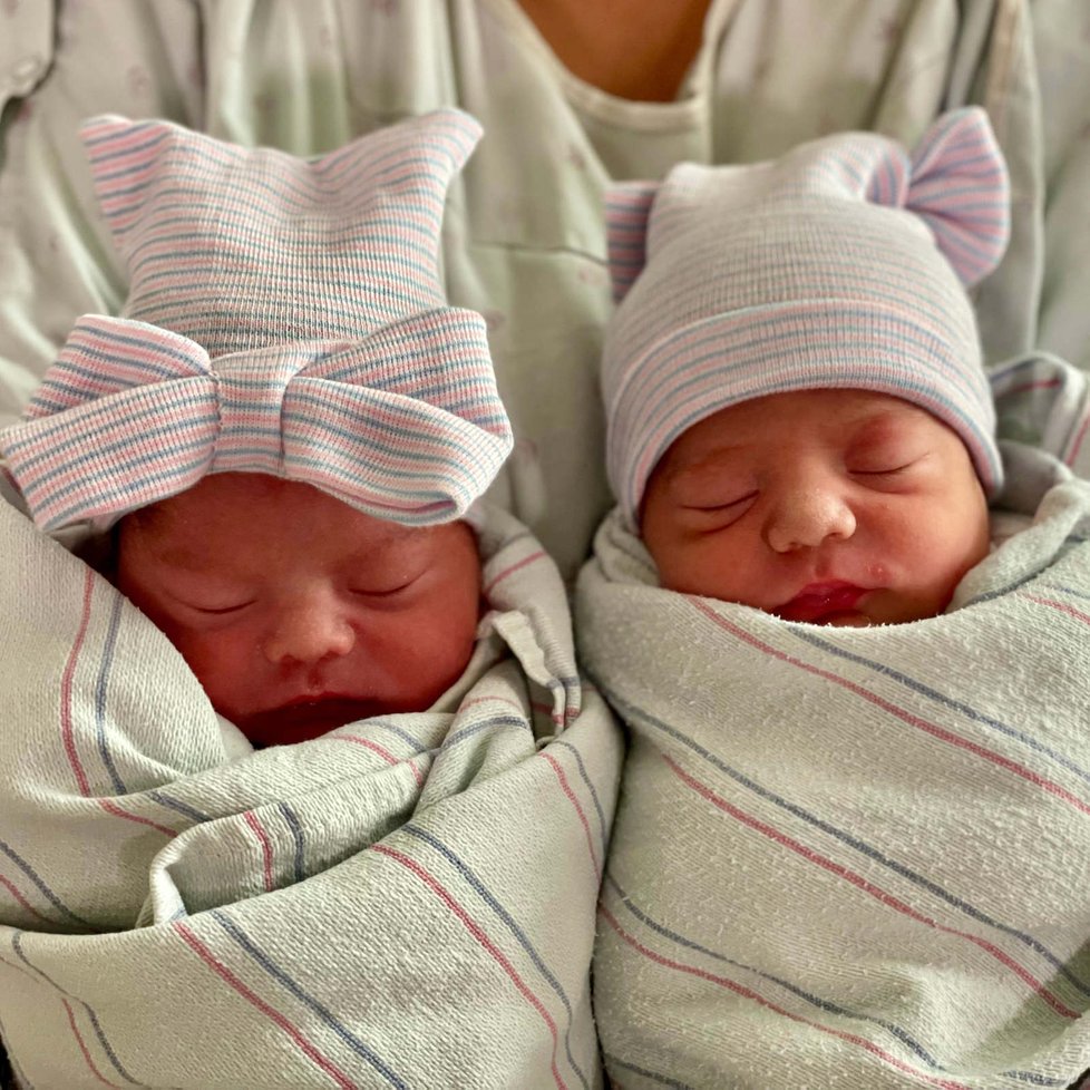 Kalifornská dvojčata se narodila s odstupem pouhých 15 minut, ale v různých letech.