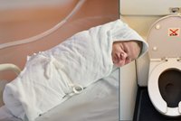 Pozdvižení v letadle: Koš na záchodě ukrýval novorozeně. Matka tam dítě schovala a utekla?