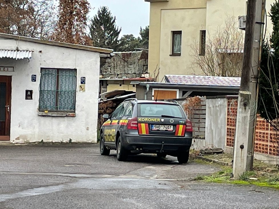 Žena přinesla na policejní služebnu mrtvého novorozence.