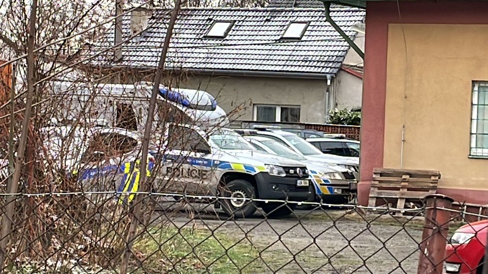 Žena přinesla na policejní služebnu mrtvého novorozence.