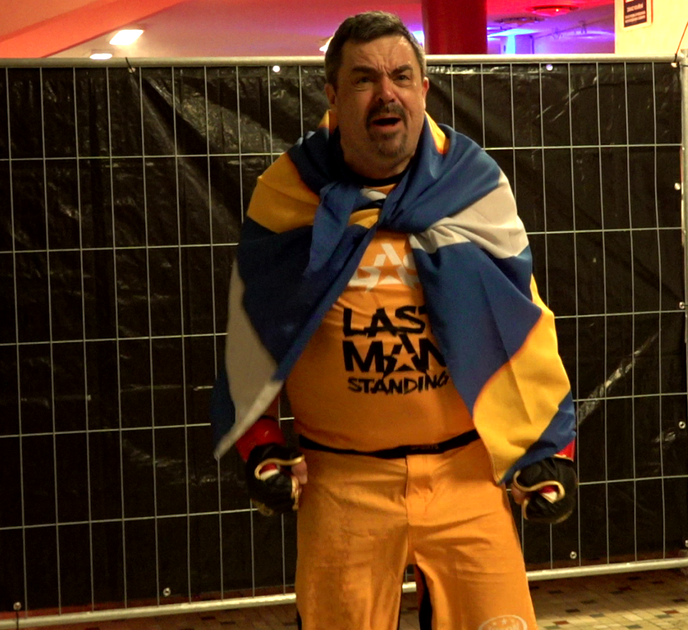 Pavel Novotný ještě před zápasem a před drtivou porážkou Pavel Novotný ještě před zápasem a před drtivou porážkou