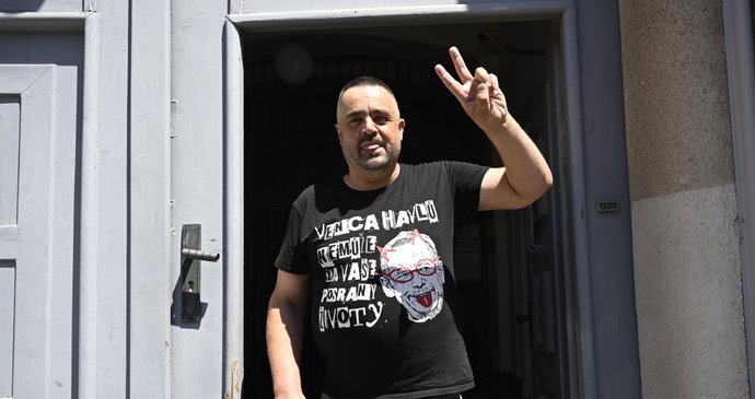 Bývalý starosta Řeporyjí Pavel Novotný dnes nastoupil do pankrácké věznice.