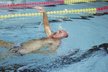 Březen 2008: Pavel Nový se v prvních měsících po ochrnutí nejlépe cítil ve vodě v bazénu. Nadnášela ho a zastupovala tak nohy, které herci vůbec nesloužily.