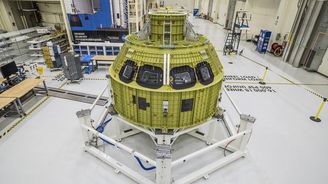 NASA postupně skládá nový modul Orion pro misi k Měsíci