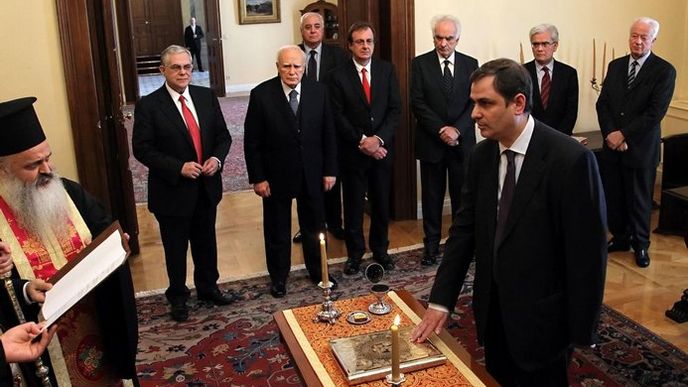 Nový řecký ministr financí Filippos Sachinidis skládá přísahu