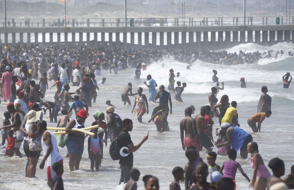 Nový rok v Jihoafrické republice: Novoroční koupání v moři (1.1.2022)