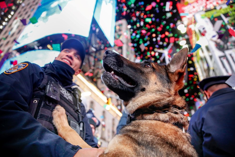 Novoroční oslavy v New Yorku na Times Square (1. 1. 2020)