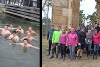 Zdravě do nového roku: Otužilci plavali ve Svratce a v Baťově kanálu, běžci rozběhávali Česko