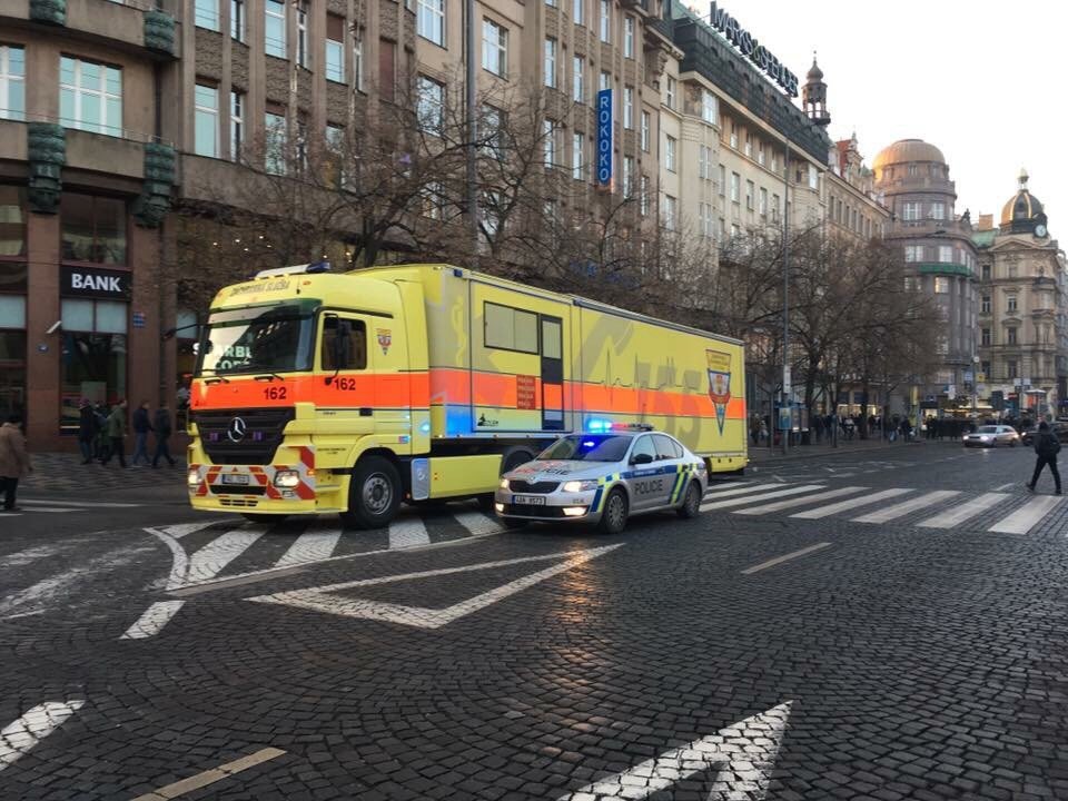Speciální záchranářský vůz Golem už čeká na Václavském náměstí v Praze