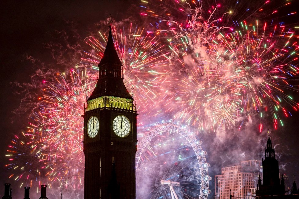 Londýnský novoroční ohňostroj.