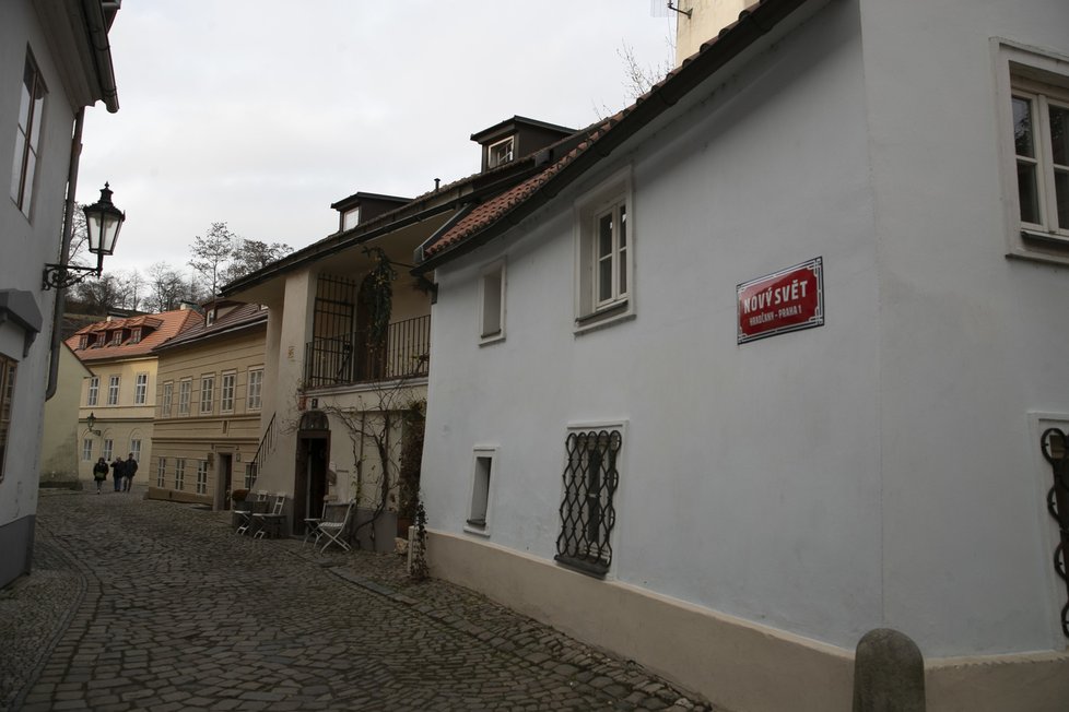 Vůdce jelenního stáda byl Julianě nadosmrti věrný a ona mu oplácela stejnou mincí. Když během honu zahynul, zanedlouho žalem umřela i dívka.