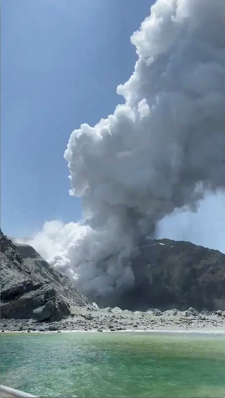 Erupce novozélandské sopky si vyžádala již 16 obětí.