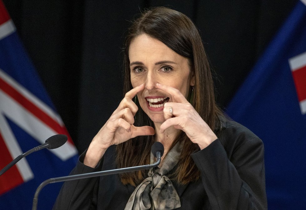 Novozélandská premiérka Jacinda Ardernová přiznala, že země kvůli novým případů nákazy možná odloží parlamentní volby (12.8.2020)