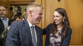 Jacindu Ardernovou v čele novozélandské vlády nahradí Chris Hipkins.