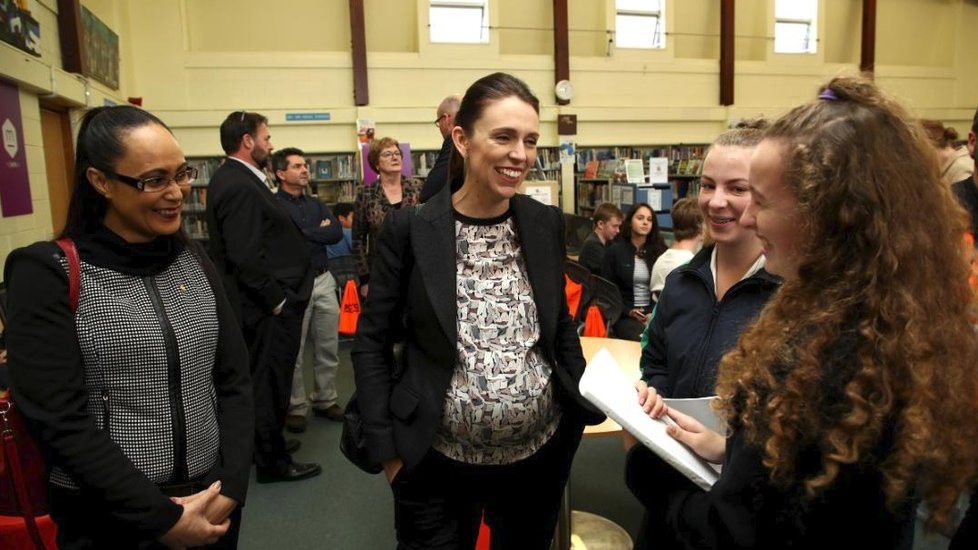 Novozélandská premiérka Jacinda Ardernová  v posledním měsíci těhotenství (červen 2018)