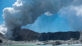 Počet obětí po erupci sopky na Novém Zélandu nejspíš vzroste.