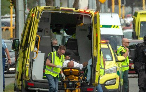 Útočníci v mešitách na Novém Zélandě zabili mnoho lidí (15.3.2019)