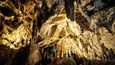Vápencové jeskyně Ngarua určitě stojí za návštěvu