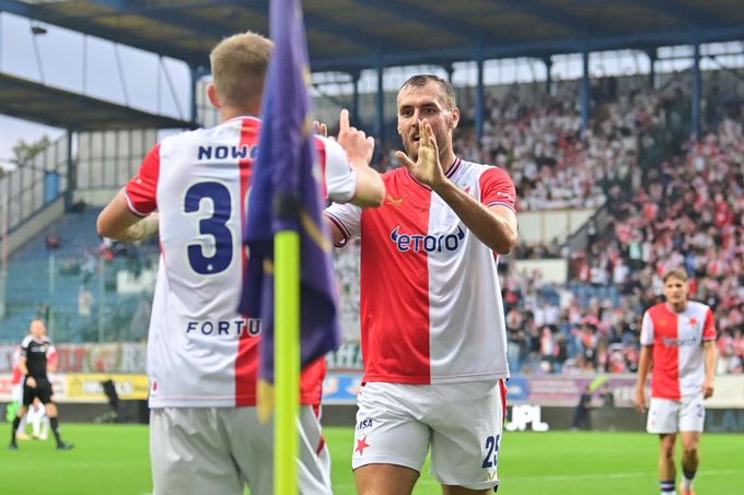 ONLINE: Teplice - Slavia 0:1. Po gólu Nowaka se předčasně radoval Chytil, ofsajd! ONLINE: Teplice - Slavia 0:1. Po gólu Nowaka se předčasně radoval Chytil, ofsajd!