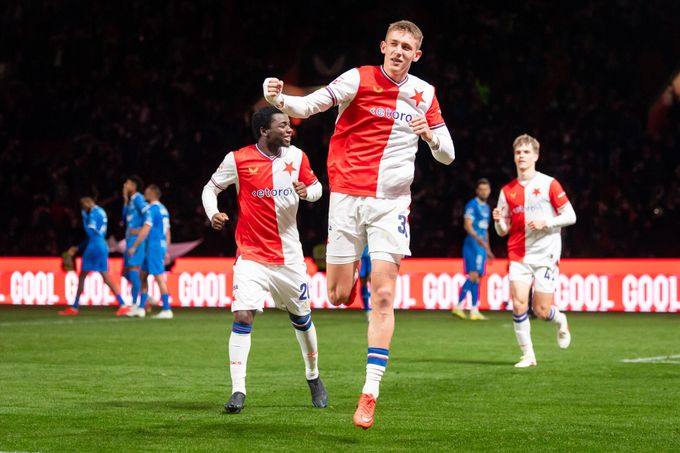 ONLINE: Slavia - Zbrojovka 3:0. Nowak se trefil z penalty, po pauze zvýšil Jurásek ONLINE: Slavia - Zbrojovka 3:0. Nowak se trefil z penalty, po pauze zvýšil Jurásek