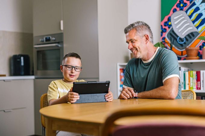 9 z 10 dětí využívá AI. Co dělat, aby na ně měla výhradně pozitivní vliv? 9 z 10 dětí využívá AI. Co dělat, aby na ně měla výhradně pozitivní vliv?