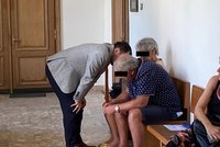 Naděžda pobodala manžela, chtěla ho uchránit před dluhy a vystěhováním. Osm let platí, soud odmítl dovolání
