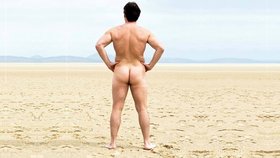 Nudisté v Belgii nedostanou druhou pláž. Moc by děsili vzácného zpěvného ptáka (ilustrační foto)