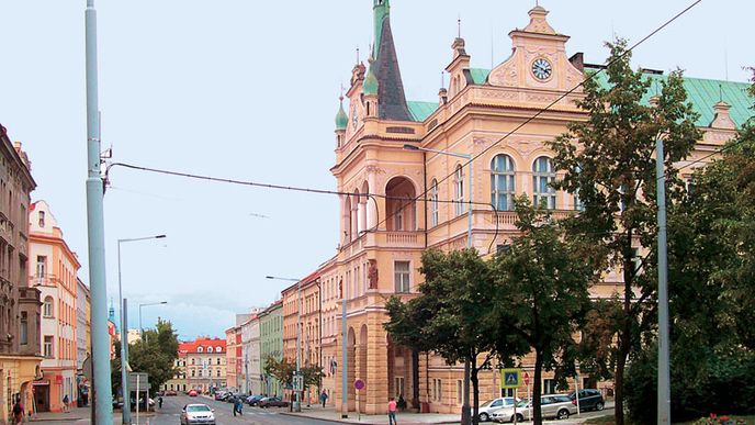 Nově opravená radnice v Nuslích může interiérem konkurovat hotelu Ritz