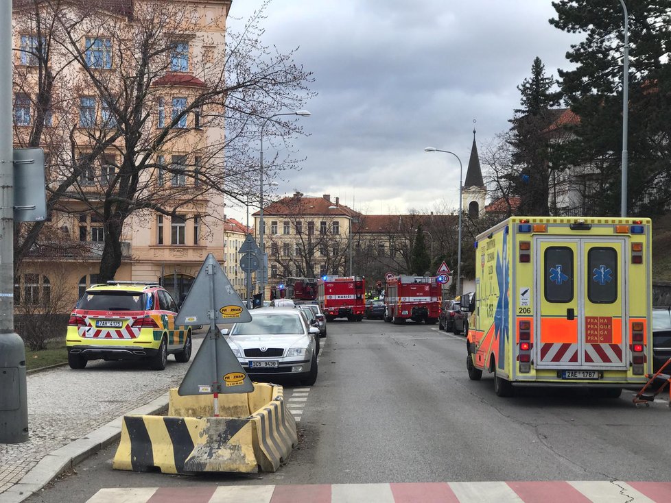 Ve Svatoslavově ulici došlo k explozi v bytu. Zraněni jsou dva lidé s vážnými popáleninami.